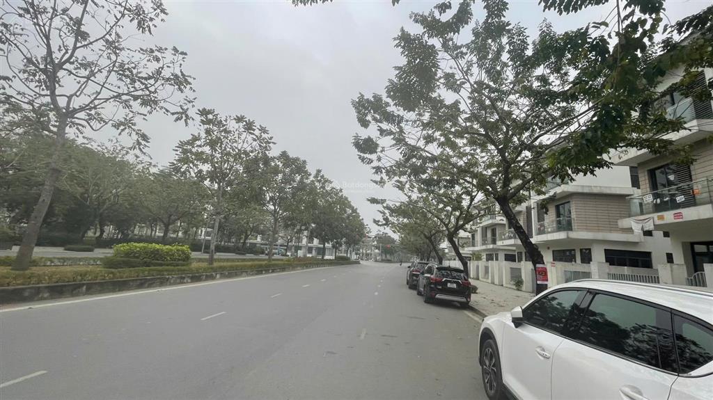 Chính chủ bán g04.08 an quý villa giá rất tốt. 0989 792 ***