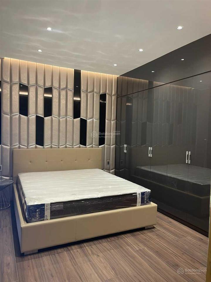 Cho thuê biệt thự phú mỹ hưng  q7. nhà full nội thất cao cấp sang trọng  4pn  đường lớn. em luân