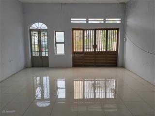 Nhà cấp 4 97,5m2 (5x19,5) giá rẻ view sông sg  ngay nhà hàng dìn ký chân cầu phú long