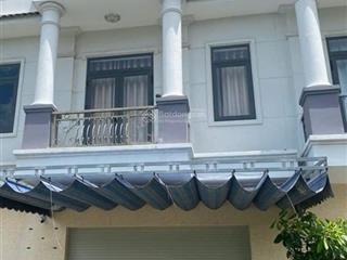 Bán nhà phố hoàn thiện 1 trệt, 2 lầu, sổ hoàn công ngay kcn nam tân uyên, bd.  0934 823 ***