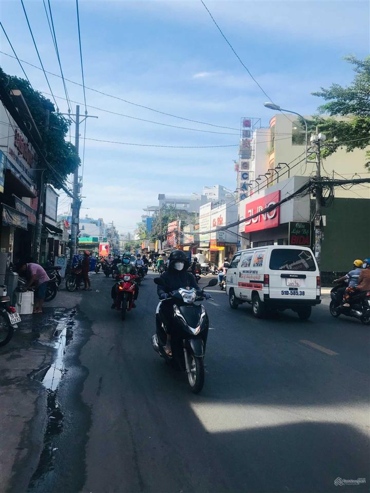 Bán gấp nhà mặt tiền lê quang định, dt 6x17m, 5 tầng, 15 tỷ tl, cho thuê 50 triệu/th. 0901 580 ***