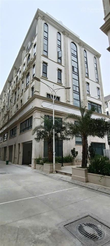 Cho thuê sàn văn phòng rẻ nhất tại dự án himlam vạn phúc . dt 91m2 x 2 sàn =182m2 . giá 20 triệu