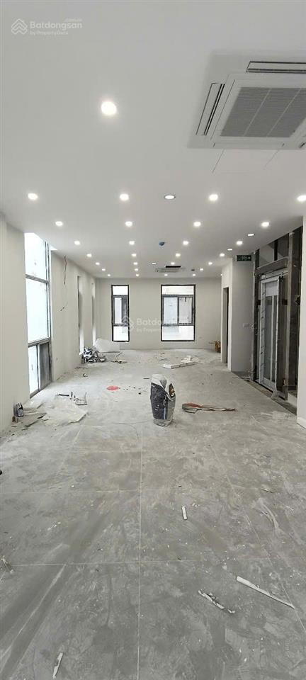 Cho thuê sàn văn phòng rẻ nhất tại dự án himlam vạn phúc . dt 91m2 x 2 sàn =182m2 . giá 20 triệu