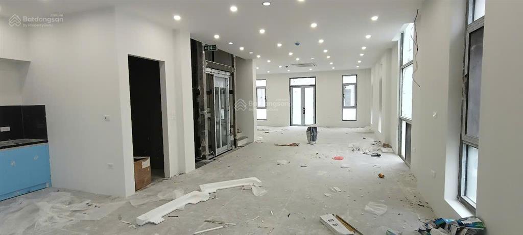 Cho thuê sàn văn phòng rẻ nhất tại dự án himlam vạn phúc . dt 91m2 x 2 sàn =182m2 . giá 20 triệu