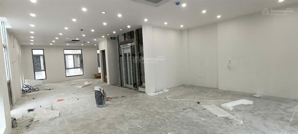 Cho thuê sàn văn phòng rẻ nhất tại dự án himlam vạn phúc . dt 91m2 x 2 sàn =182m2 . giá 20 triệu