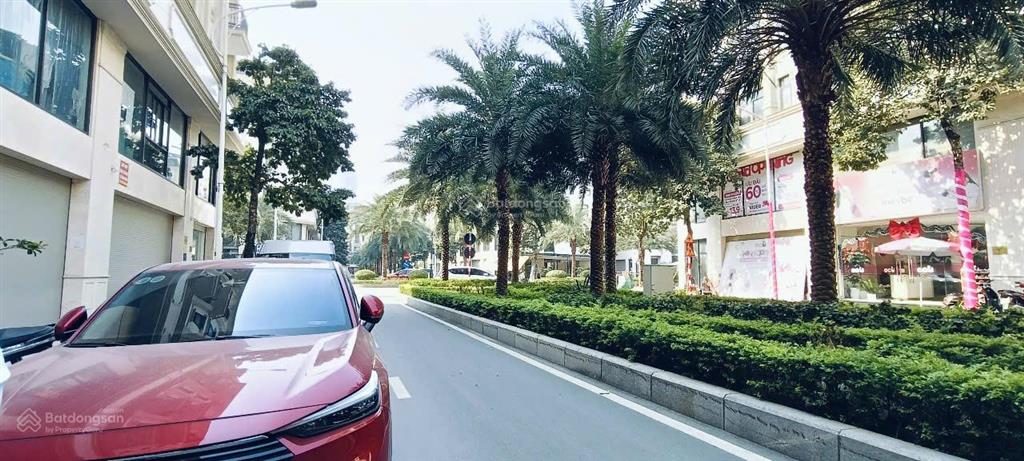 Cho thuê sàn văn phòng mới 100% tại him lam vạn phúc. dt 91 m2*3 tầng. mt 7m. giá 45 tr