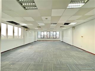 Cho thuê văn phòng phố nguyễn du 110m2/1sàn. 2 mặt thoáng, thông sàn, thang máy, dịch vụ đầy đủ
