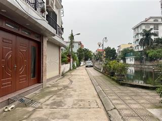 Chính chủ cần bán gấp mảnh đất thổ cư View hồ điều hoà tại tổ 18 phường Phúc Lợi, Long Biên