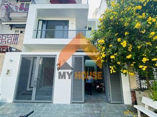 Villa phố trung tâm q2 thiết kế hiện đại tối giản nhiều ko gian mở 5pn