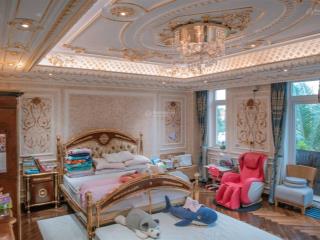 Villa chateau phú mỹ hưng quận 7 diện tích 519.6m2 hầm + 3 tầng (giao thô) giá 182 tỷ sổ hồng