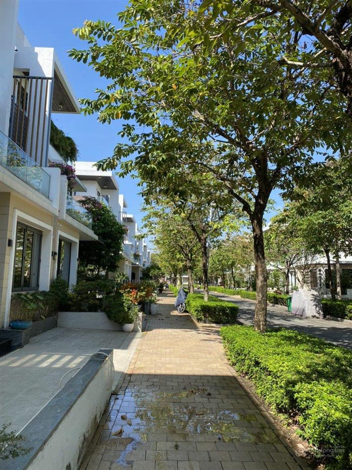 Căn full nội thất cao cấp lucasta 27tỷ  giá tốt  villa song lập đường 20m  dt 175m2. gọi phước