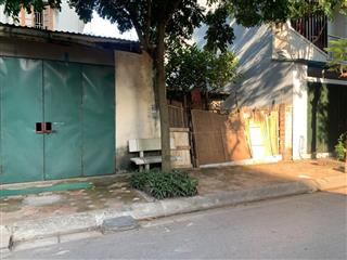 Bán nhà đang cho thuê 12 triệu / tháng mặt phố Nguyễn Văn Hưởng ngay chân chung cư Ruby