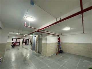 Bán toà nhà căn hộ dịch vụ víp pro 39 phòng 8 tầng thang máy vip doanh thu 145tr tháng tạitrần cung