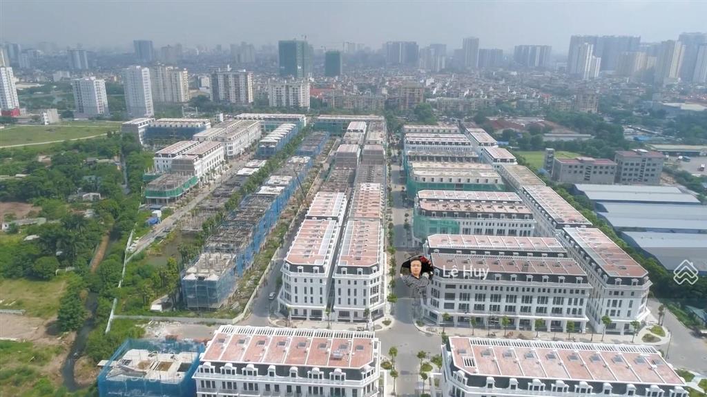 Bán nhanh căn liền kề rộng 95m2, hướng đông, đường 17.5m tại kđt louis city hm.  0987 765 ***