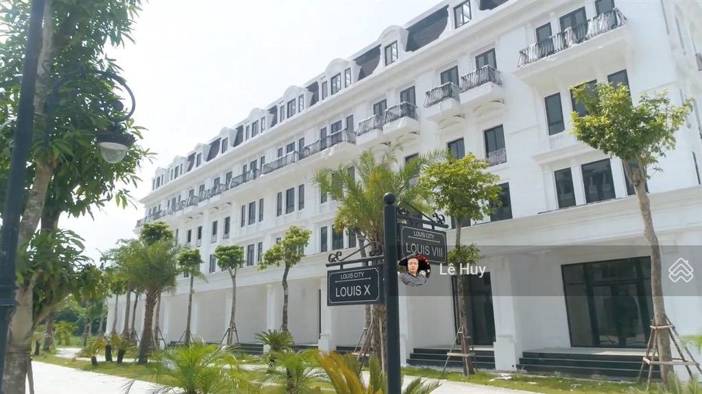 Bán nhanh căn liền kề rộng 95m2, hướng đông, đường 17.5m tại kđt louis city hm.  0987 765 ***