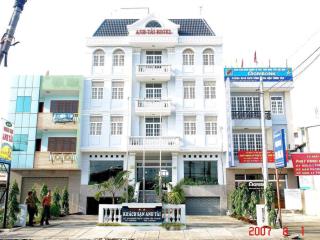 Cho thuê nhà mặt tiền nguyễn thị tú, ngang 12m x 20m 1 hầm 4 lầu, giá 130tr/ tháng