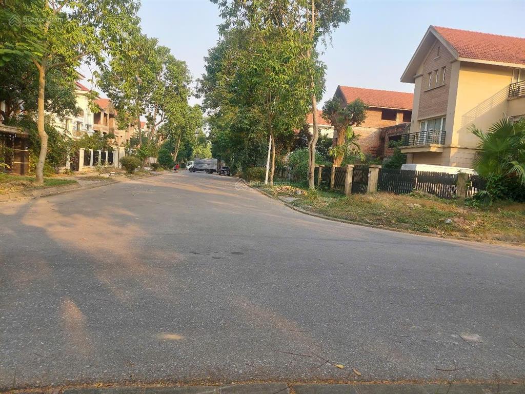 Bán biệt thự lô góc đường hoa ngọc lan