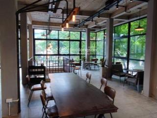 Bán nhà đường ô tô dt 100m2 mặt tiền 5.1m nở hậu 5.2m, nhà 3 tầng đang kd cafe cực tốt giá 25 tỷ