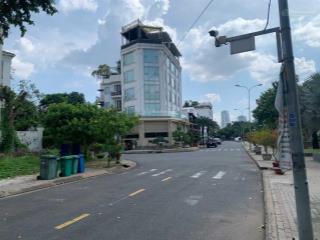 Cần bán nhà biệt thự mặt tiền sông sài gòn, đối diện landmark 81, quận 2