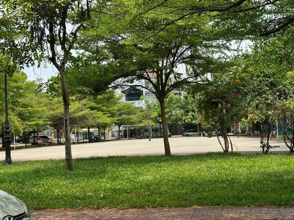 Bán biệt thự 300m2 view công viên bình lợi giá chỉ 33 tỷ thương lượng