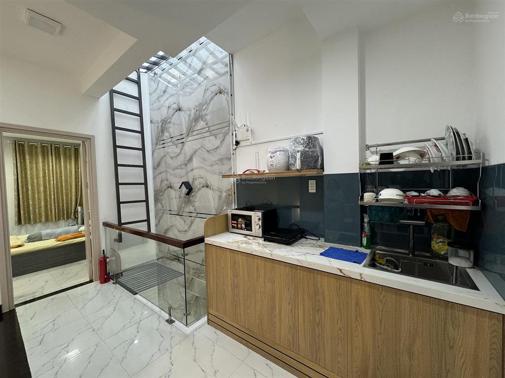 3 lầu (3,8x14=53,2m công nhận đủ) có 6phòng dịch vụ vip thu nhập 40 tr/th cầm bá thước cạnh pxlong