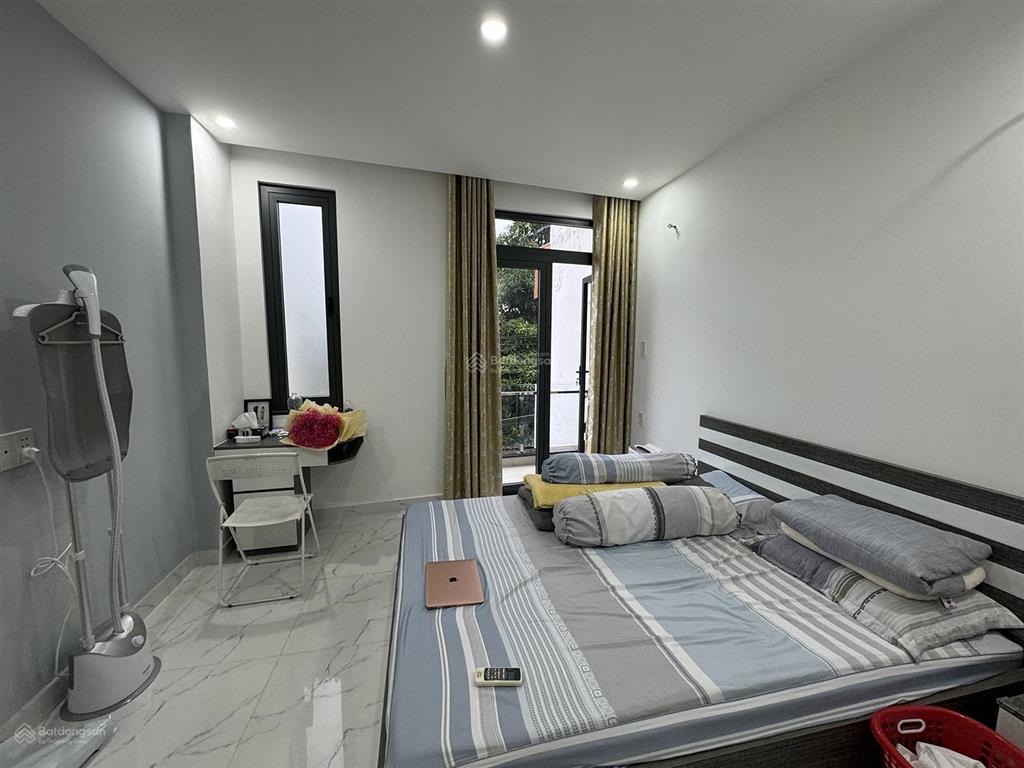 3 lầu (3,8x14=53,2m công nhận đủ) có 6phòng dịch vụ vip thu nhập 40 tr/th cầm bá thước cạnh pxlong