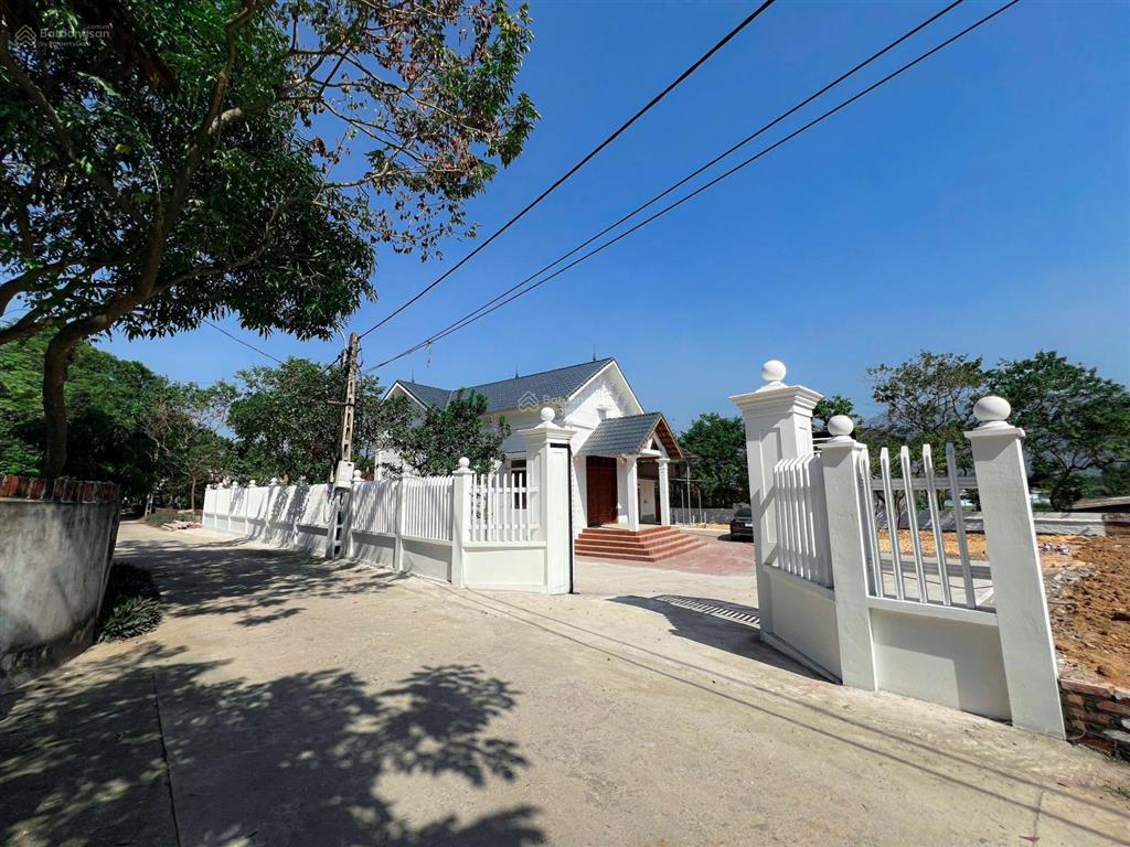 Bán đất 1747,3 m2 mặt tiền gần 43m  nở hậu vuông như bánh chưng. tặng kèm biệt thự mới xây