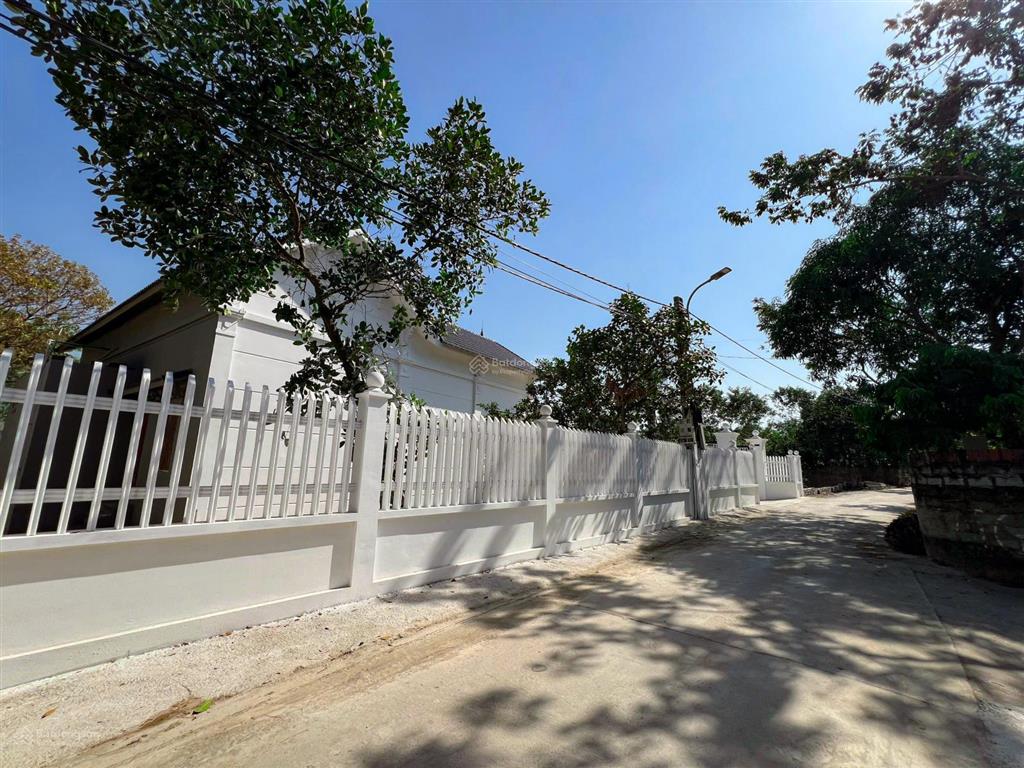 Bán đất 1747,3 m2 mặt tiền gần 43m  nở hậu vuông như bánh chưng. tặng kèm biệt thự mới xây