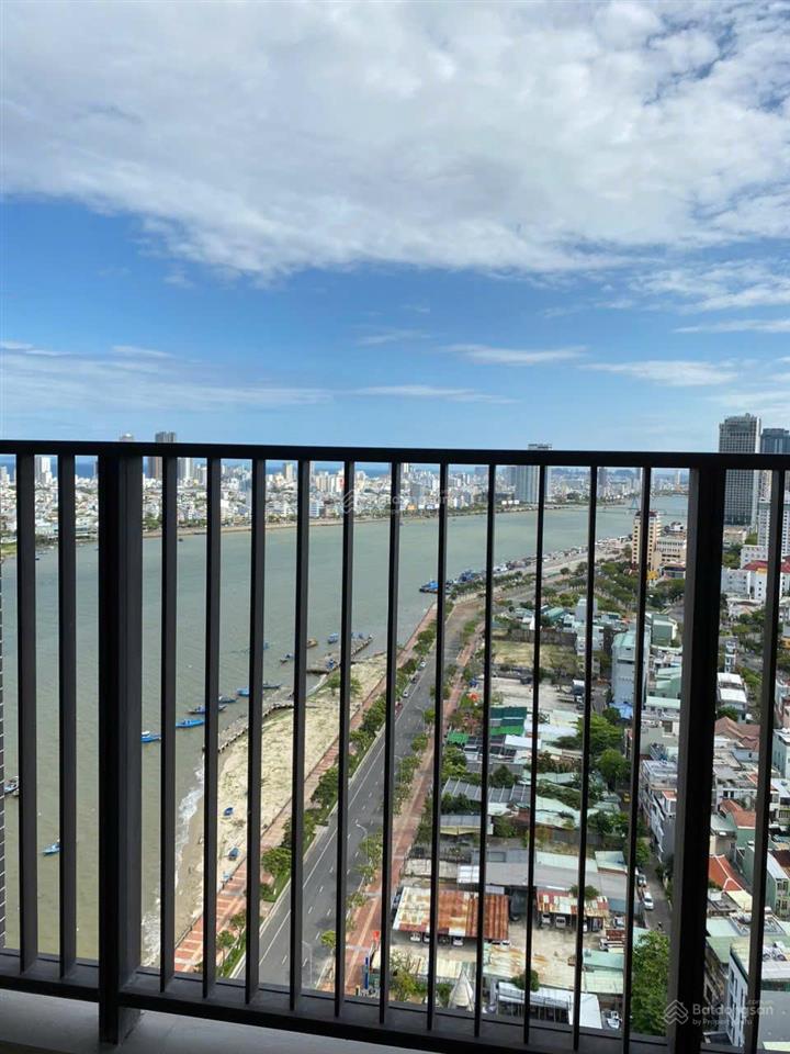 Chính chủ bán ngay căn góc 2pn sam towers view trực diện sông hàn, pháo hoa quốc tế diff tầng cao