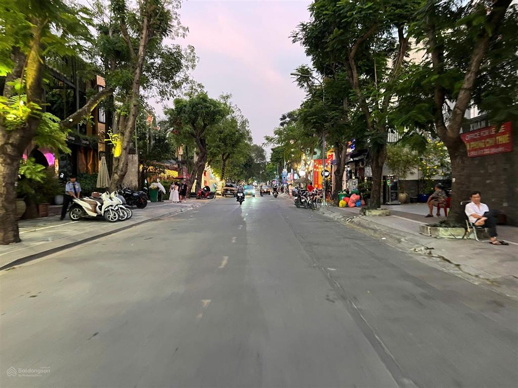 Bán đất 2 mặt tiền đường thống nhất, phường bình thọ, thành phố thủ đức.  0911 383 ***