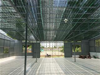 Cho thuê xưởng gần phú mỹ hưng, 30tr/th cho 1000m2, giáp rạch, sau lưng căn hộ phú hoàng anh