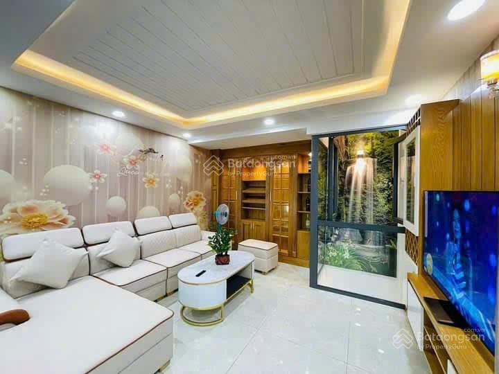 Bán nhà tại tân bình  hẻm xe tải  4.4x16m 2 5 tầng  hoàng bật đạt