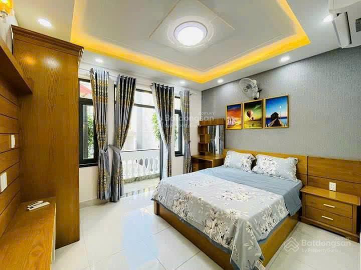Bán nhà tại tân bình  hẻm xe tải  4.4x16m 2 5 tầng  hoàng bật đạt