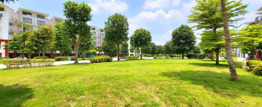 Bán gấp nhà phố khai sơn 100m2 đối diện 3 tòa chung cư cao cấp, siêu hiếm.  0989 386 ***