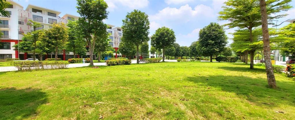Bán cắt lỗ gấp nhà phố khai sơn 100m2, hướng bắc, siêu vip, siêu hiếm.  0989 386 ***