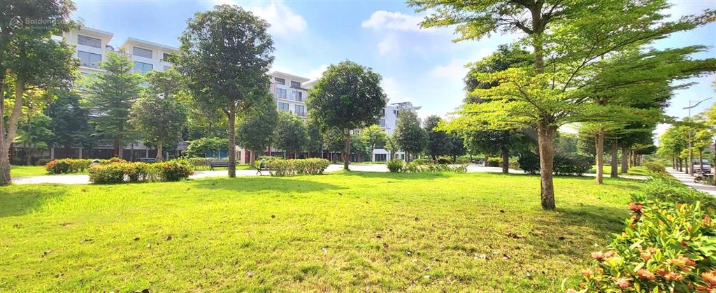 Bán cắt lỗ gấp nhà phố khai sơn 100m2, hướng bắc, siêu vip, siêu hiếm.  0989 386 ***