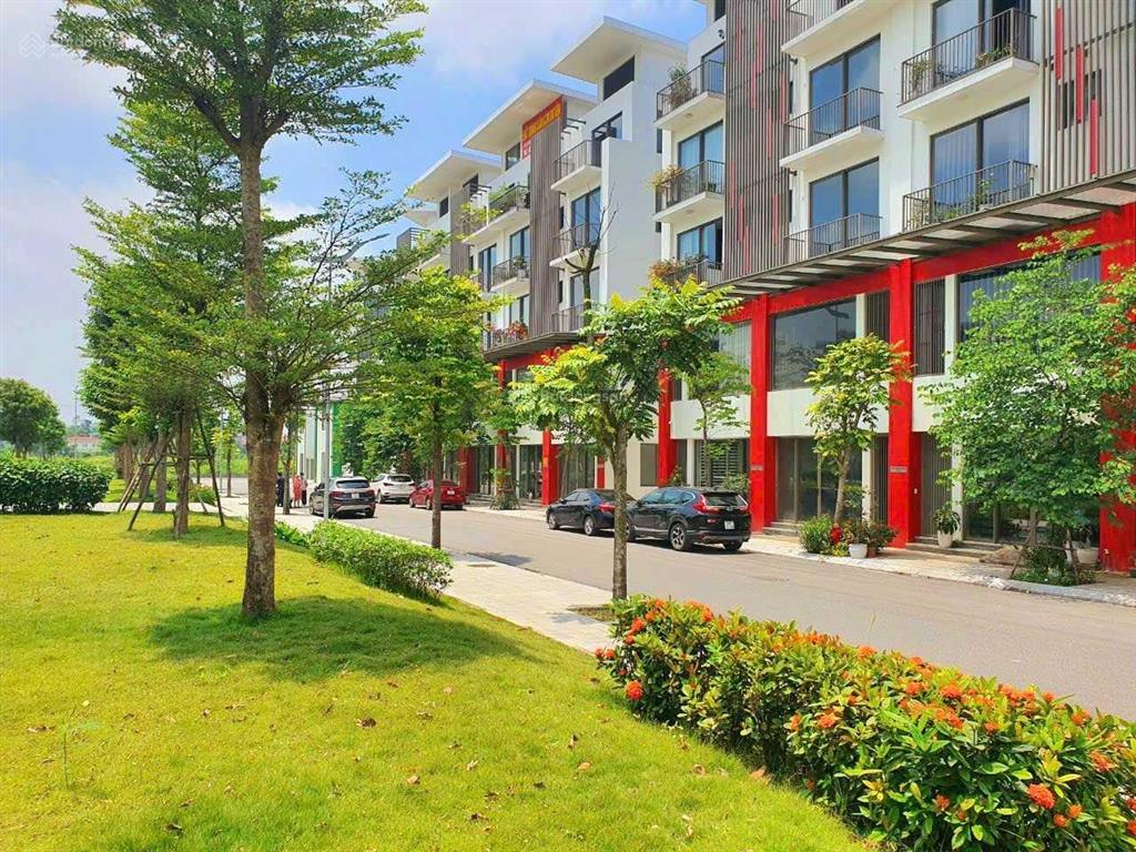 Bán gấp nhà phố khai sơn 76m2, mt 5.5m tây nam, full nội thất.  0989 386 ***