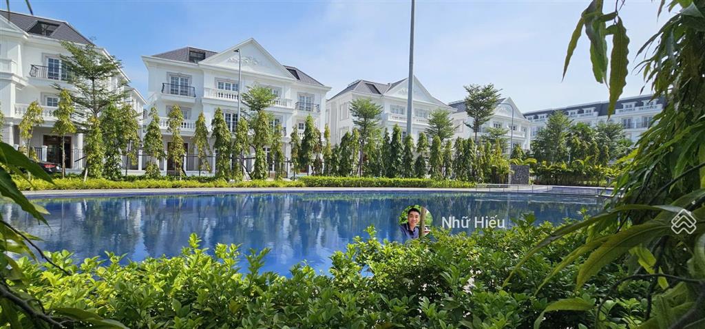 Biệt thự eurowindow gia lâm view bể bơi trung tâm căn hiếm, sổ đỏ chính chủ, 192,5m²,  0936 668 ***