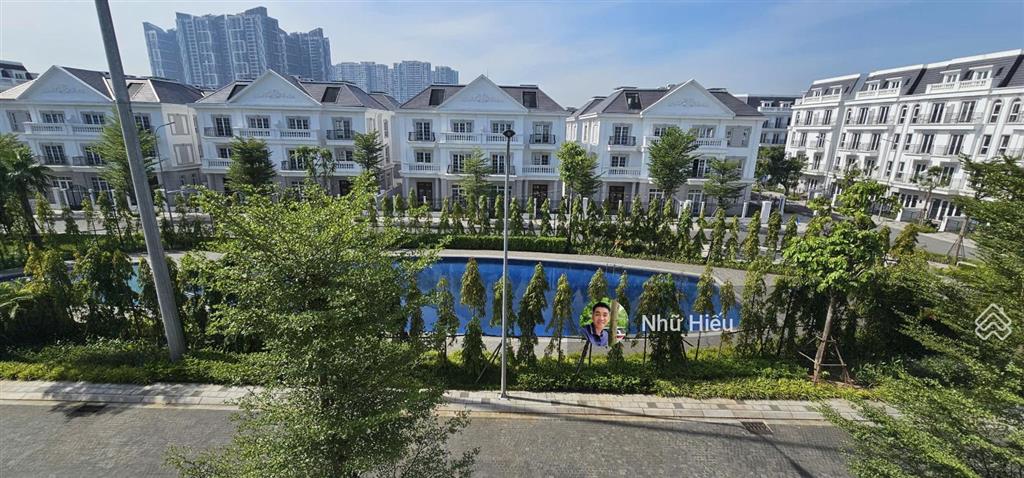 Biệt thự eurowindow gia lâm view bể bơi trung tâm căn hiếm, sổ đỏ chính chủ, 192,5m²,  0936 668 ***
