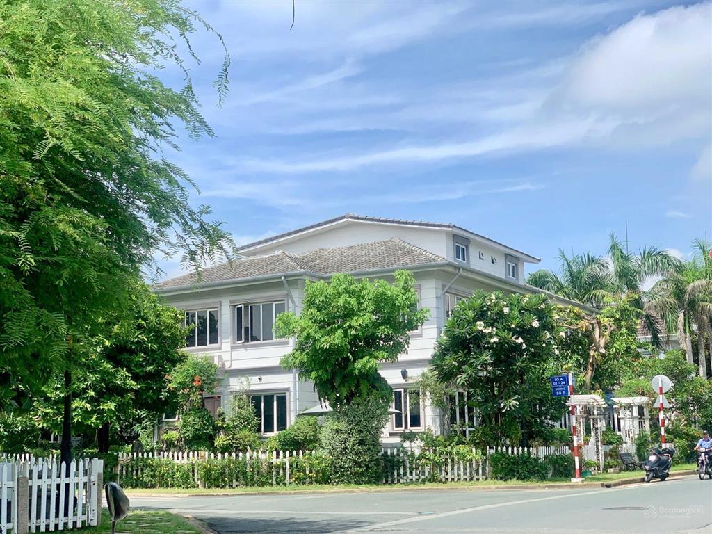 Biệt thự sân vườn giá tốt, căn song lập góc 2 mặt tiền thoáng mát  toantranvillas