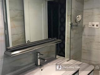 Bán căn hộ penthouse giai việt, dt 242m2, 3pn, 4wc, có nội thất cơ bản, có máy lạnh, giá 7.5 tỷ