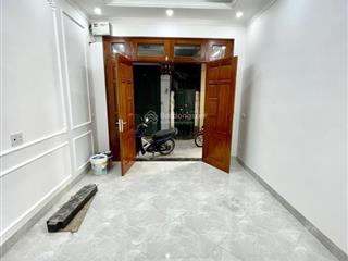 Chính chủ bán nhà kim ngưu  35m  5 tầng, thang máy mới tinh chưa sử dụng.   0987 169 ***