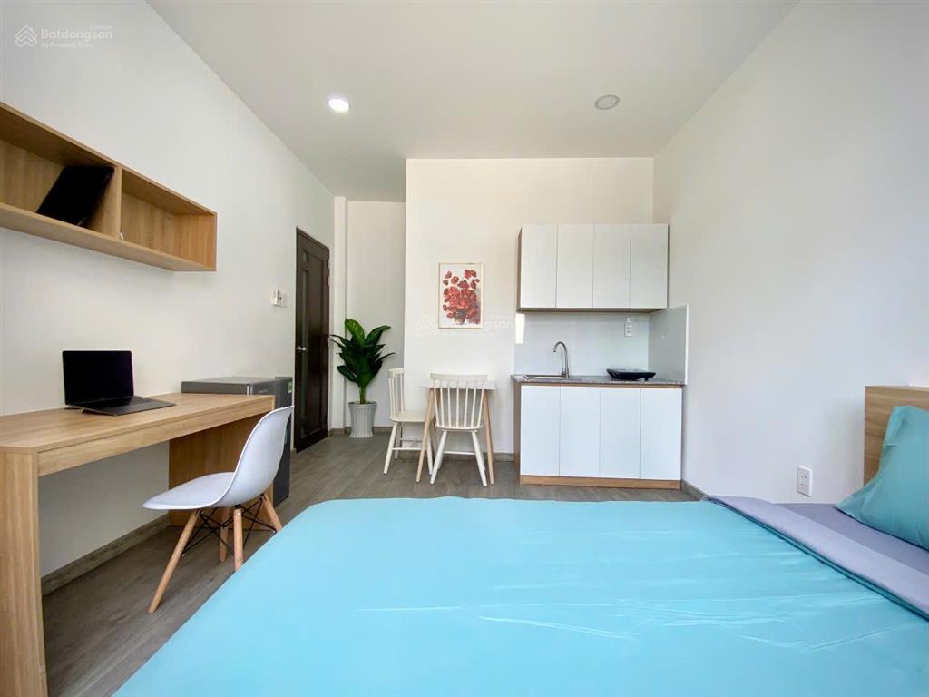 Căn hộ 1 phòng ngủ riêng, 45m2, ban công lớn, gần đại học kinh tế, huflit, mặt tiền đường 3/2