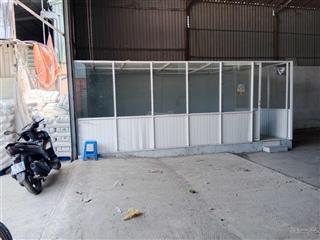 Cho thuê kho xưởng 400 m2 giá 15 triệu đồng / tháng đường thế lữ xã tân nhựt huyện bình chánh tphcm