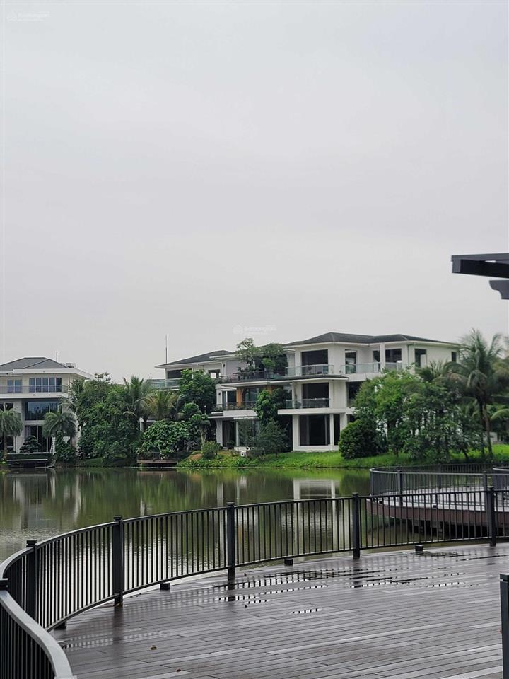Chủ nhà nhờ em bán căn biệt thự đảo ecopark gần 500m2. anh chị quan tâm  hải 0704 725 ***
