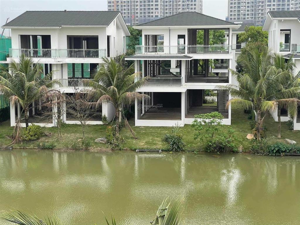 Chủ nhà nhờ em bán căn biệt thự đảo ecopark gần 500m2. anh chị quan tâm  hải 0704 725 ***