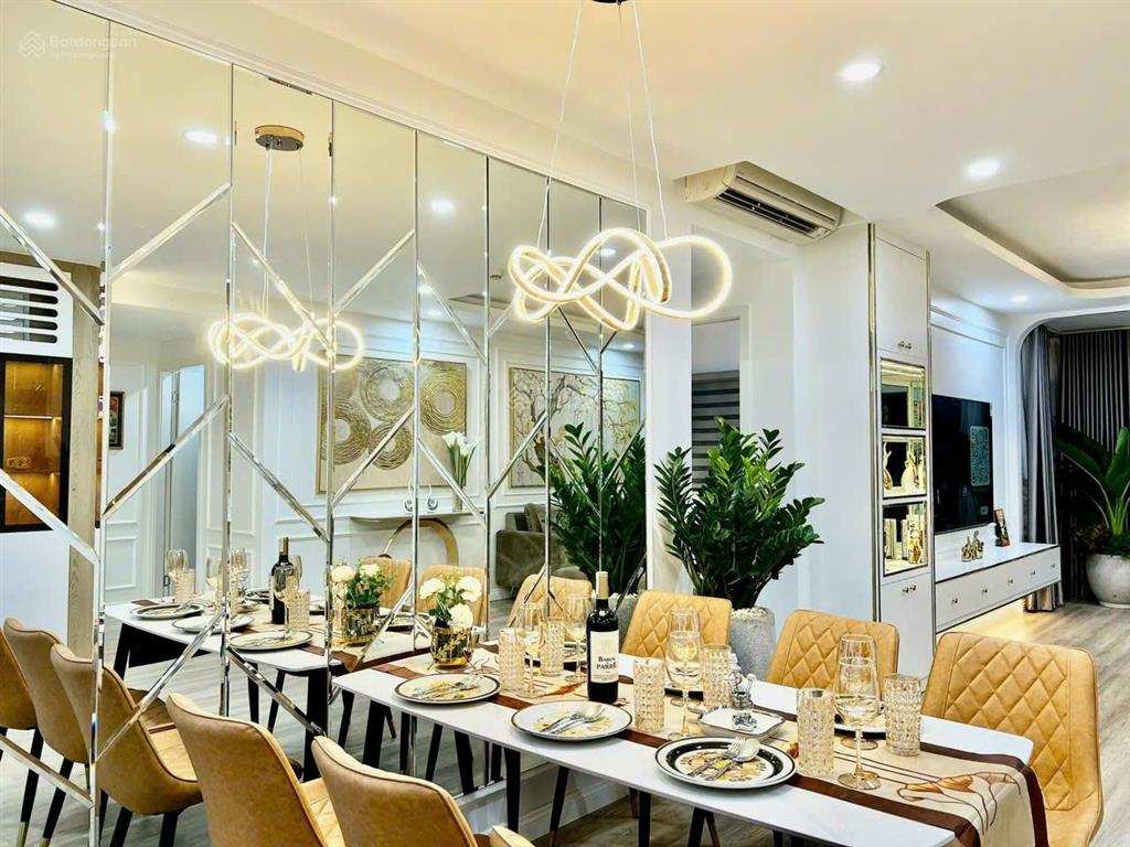 Cần bán căn góc 100m2, 3 pn, 2vs, 2bc đẹp mát nhất tòa sakura 47 vũ trọng phụng sổ đỏ chính chủ