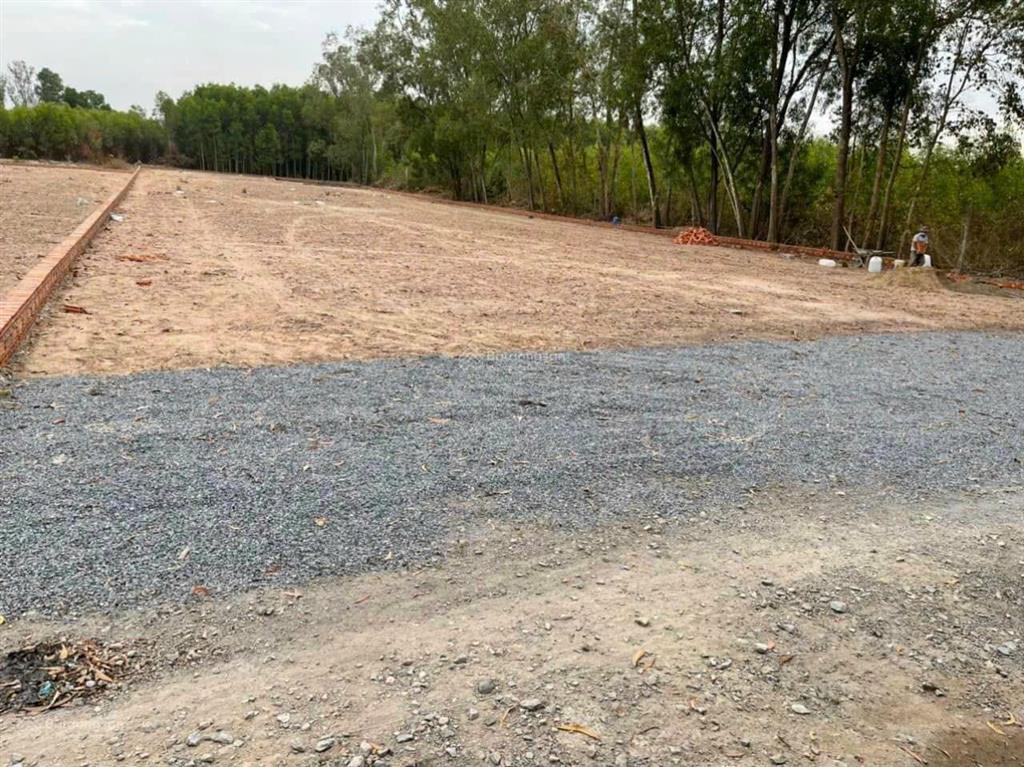 Đất kế khu biệt thự dân cư đông. 1.083m2 đất vườn qh ont. giá 2,8tr/m2. sổ hồng riêng sang tên ngay