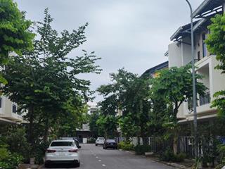 Cần chuyển nhượng shophouse 120m2, giá 6,5 tỷ,  0987 866 ***