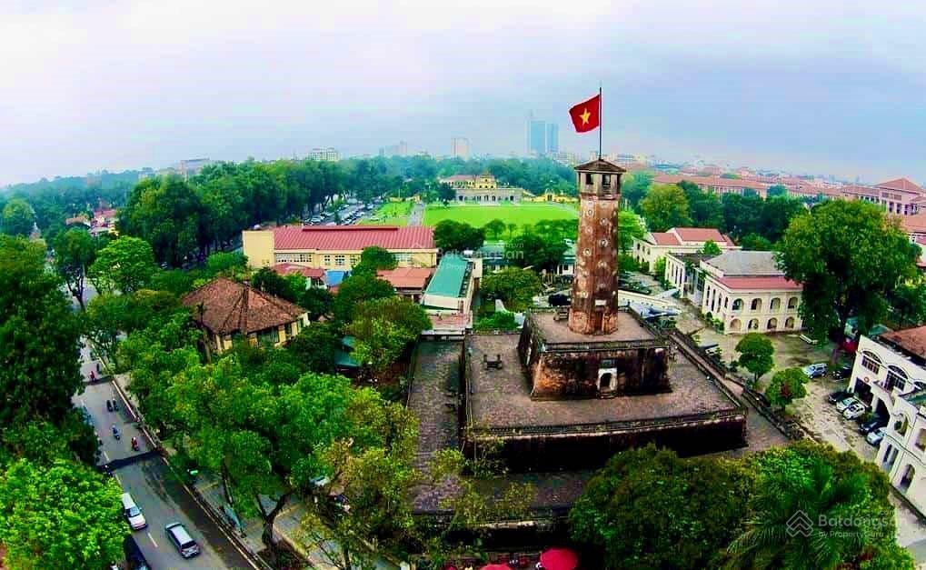 Cần bán nhà mặt phố phan đình phùng, ba đình. dt sổ 85m2 x mt 6m. vị trí đẹp  kd sầm uất